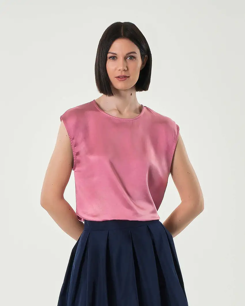 Blusa rosa antico in tessuto effetto raso con maniche ad aletta