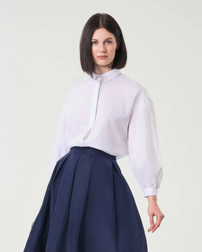 Camicia bianca in popeline di cotone con manica ampia