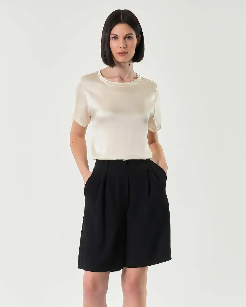 Blusa color burro in viscosa e seta a mezza manica con scollo tondo