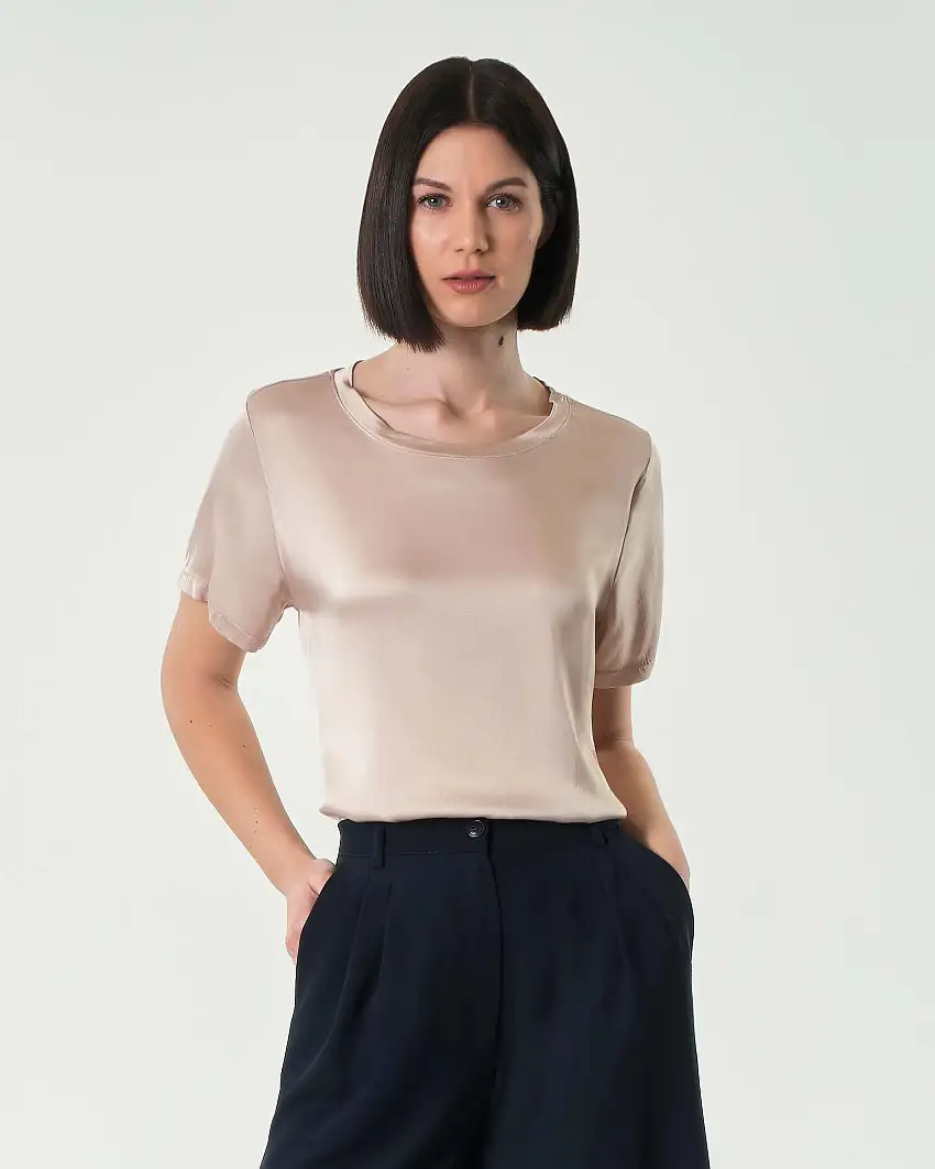 Blusa rosa cipria in viscosa e seta a mezza manica con scollo tondo