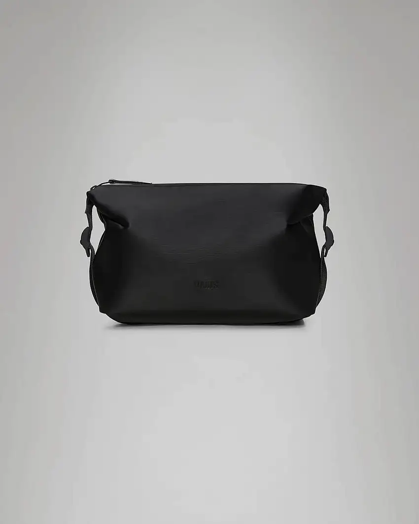 Weekend Wash Bag beauty case Rains nero effetto metallizzato con fibbie laterali regolabili