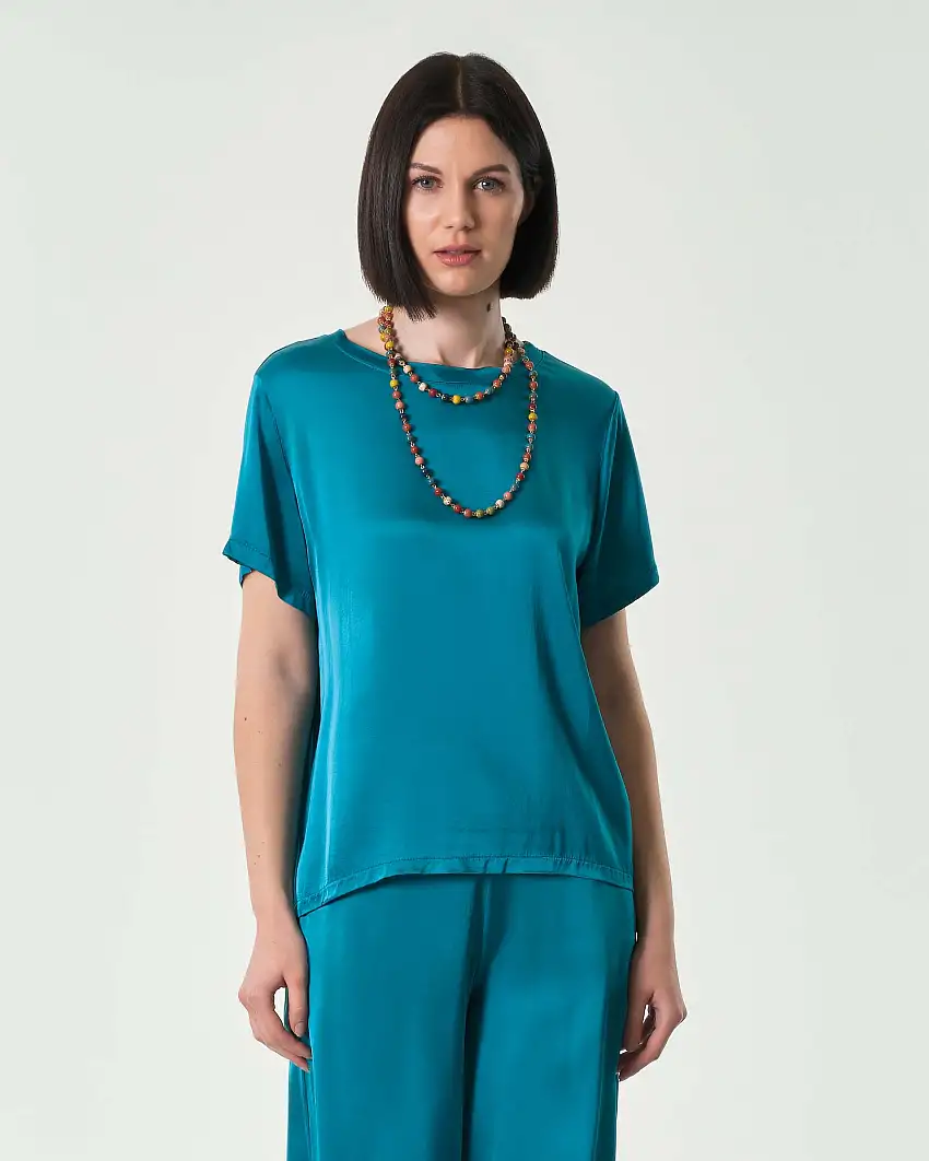 Blusa color ottanio in viscosa e seta a mezza manica con scollo tondo