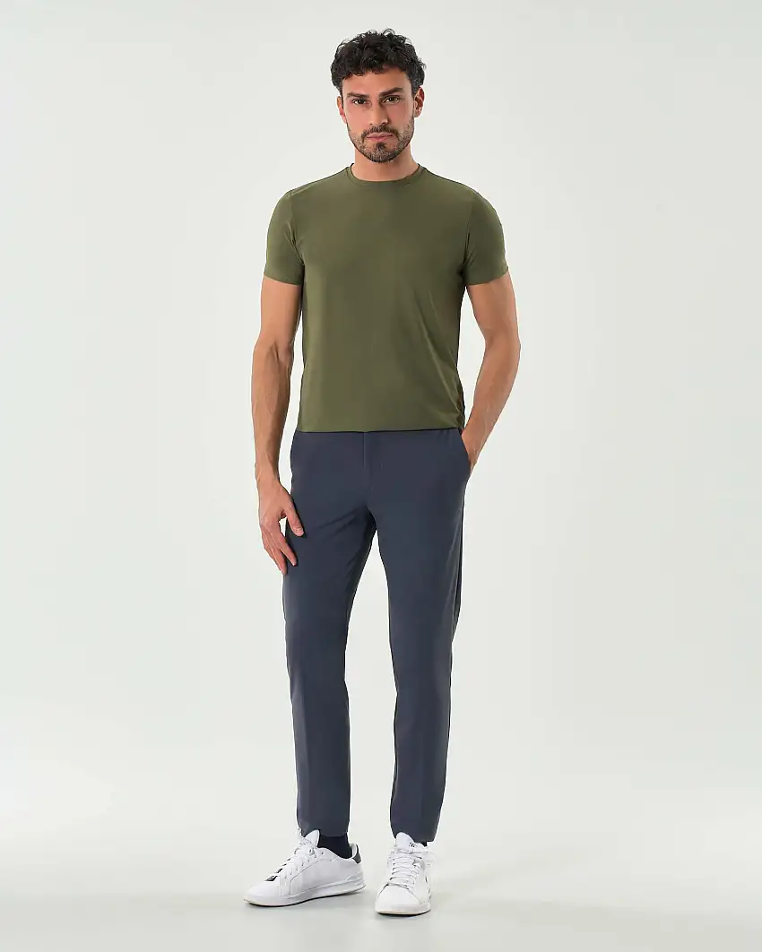 Pantaloni chino Pellizzari slim grigio scuro in tessuto tecnico stretch