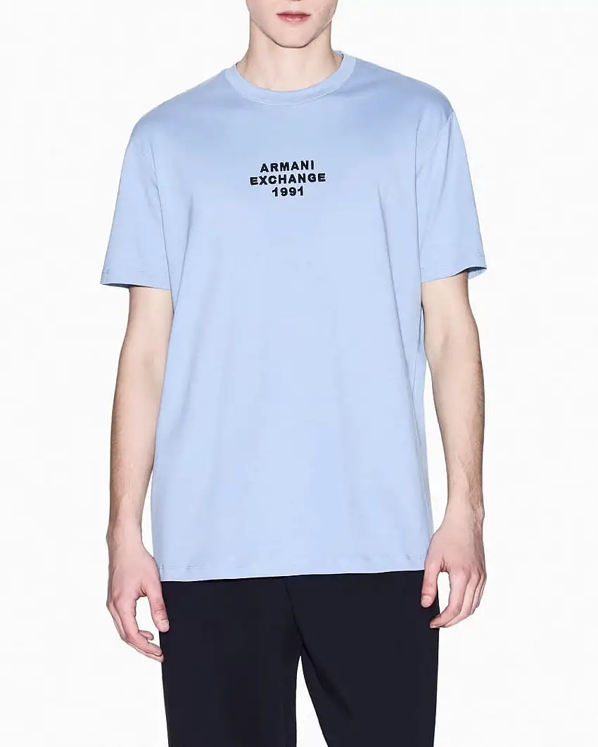T-shirt mezza manica Armani Exchange azzurra regular-fit con ricamo logo scritta