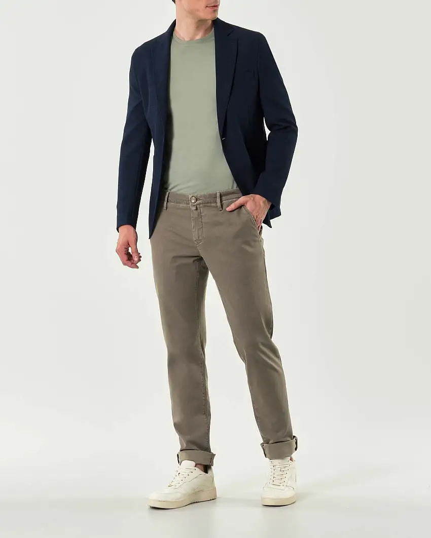 Pantalone chino Jacob Cohen Bobby color fango in gabardina di cotone stretch