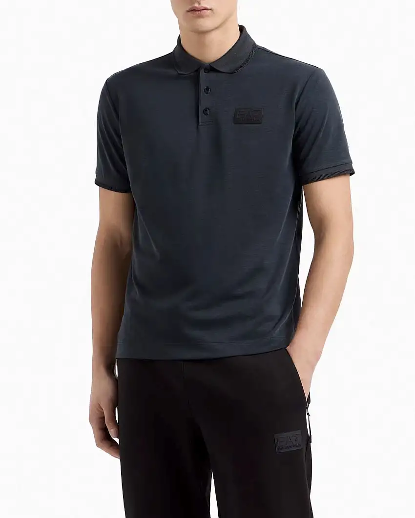 Polo EA7 lavagna in morbido lyocell con patch porta logo sul petto