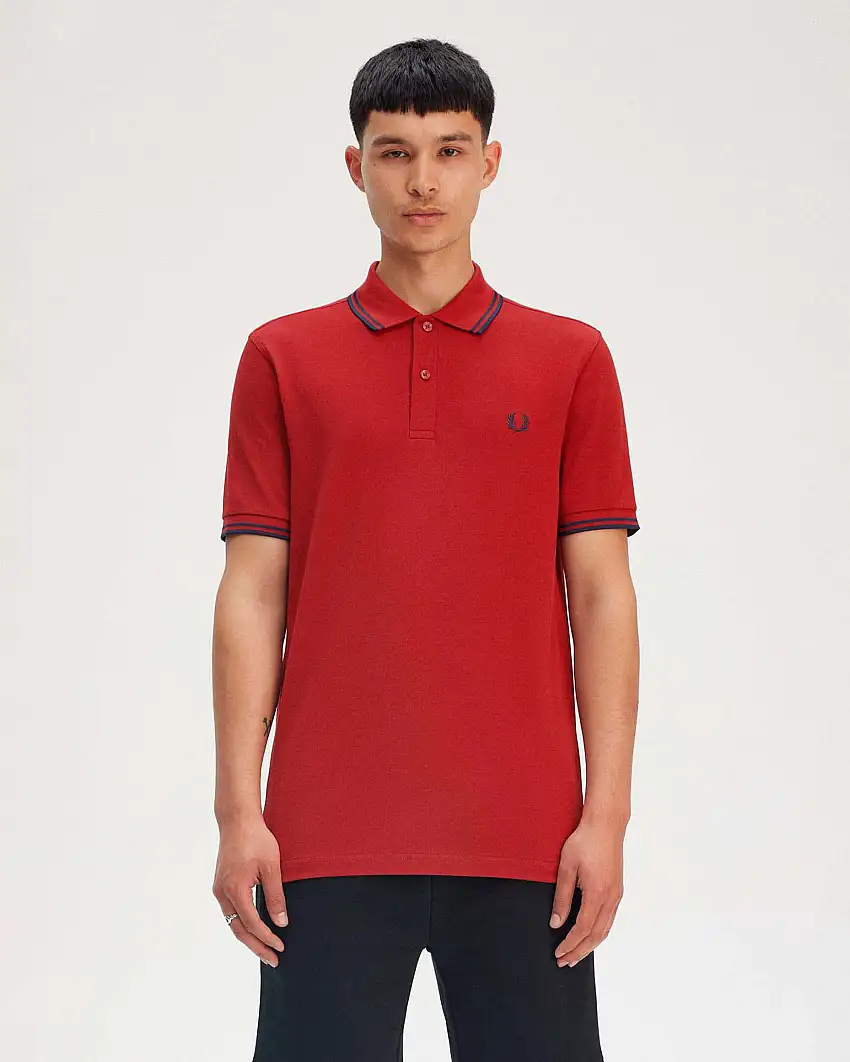 Polo mezza manica Fred Perry rossa con bordino blu