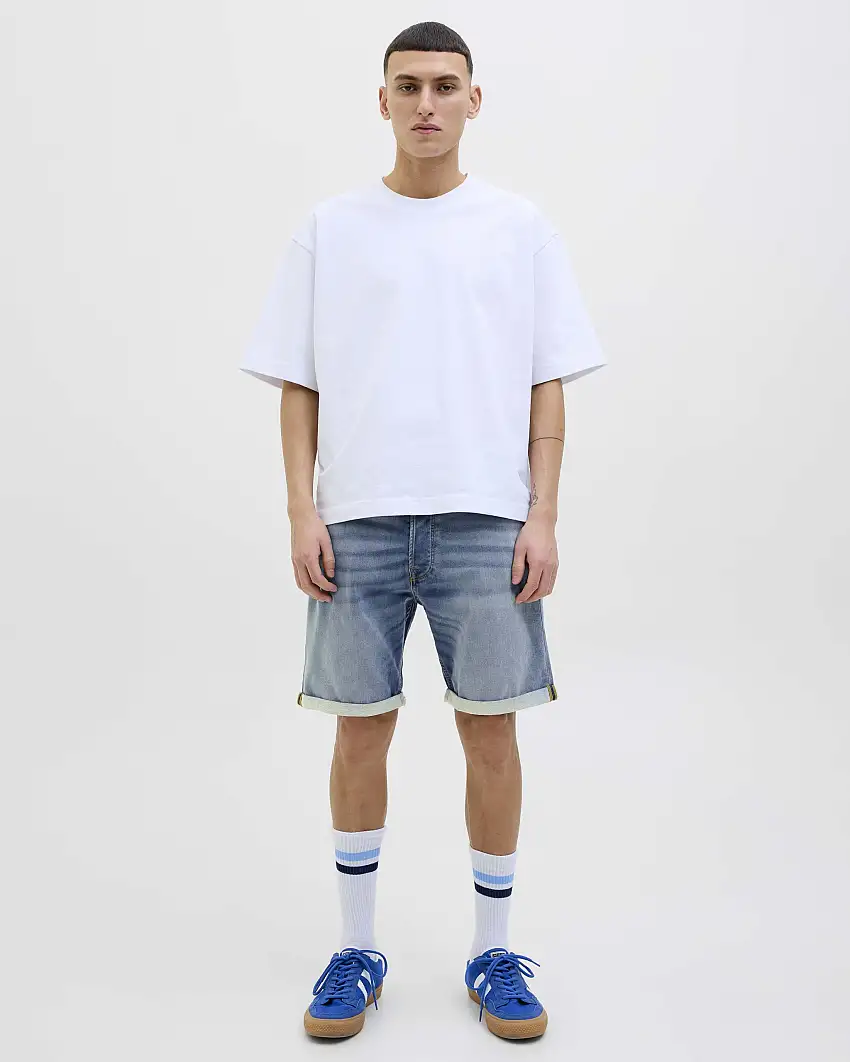 Bermuda Rick Jack & Jones loose-fit in denim di cotone e viscosa stretch lavaggio chiaro con baffature