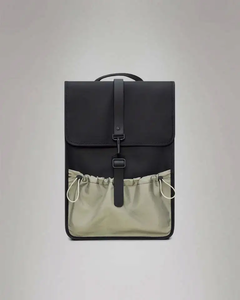 Zaino Mix Backpack Mini Rains nero in tessuto tecnico impermeabile effetto gommato con tasca esterna salvia