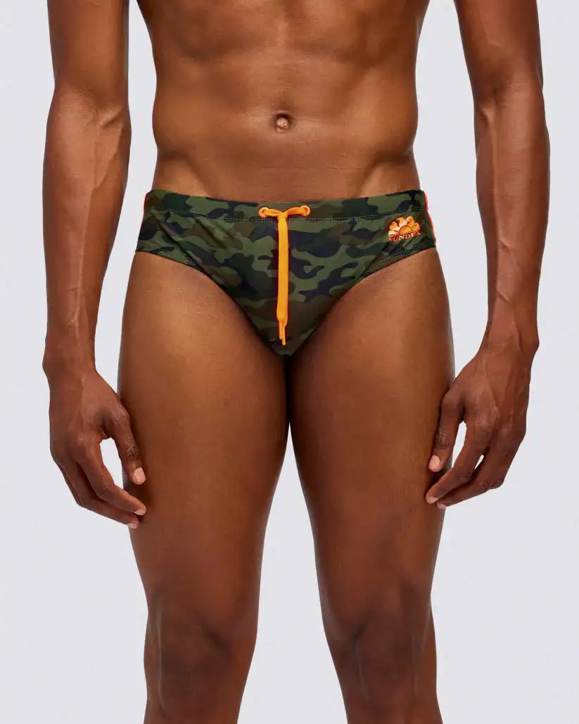 Costume slip Sundek camouflage in tessuto tecnico stretch con logo sole arancione