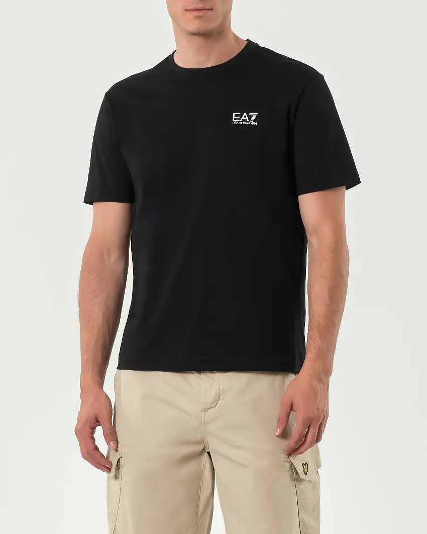T-shirt EA7 nera in puro cotone con maxi logo stampato verticale sul retro