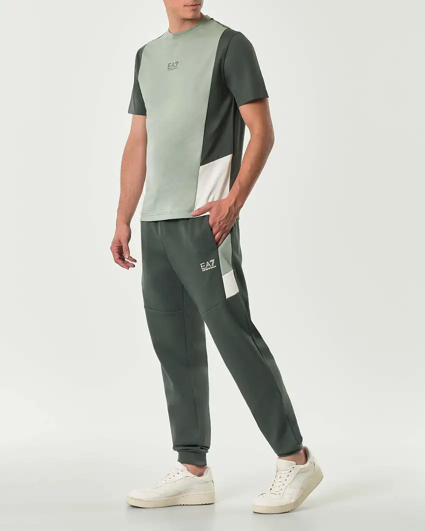 Pantalone EA7 in felpa verde militare con inserti color block sui fianchi
