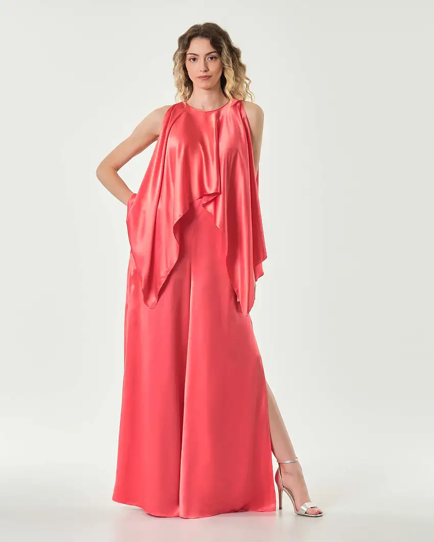 Tuta color corallo Pinko in satin di viscosa con pannelli asimmetrici