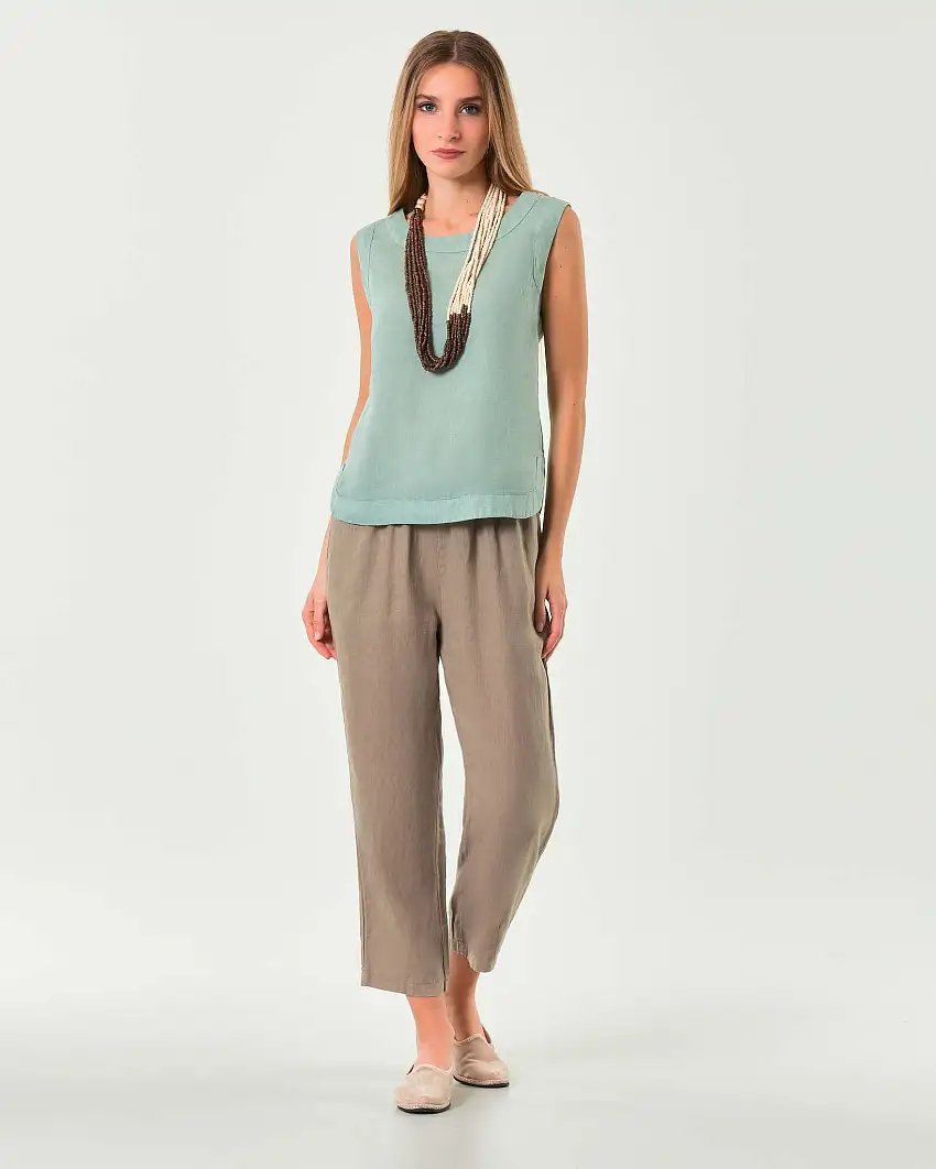 Top color salvia in lino senza maniche con fondo stondato e spacchetti laterali