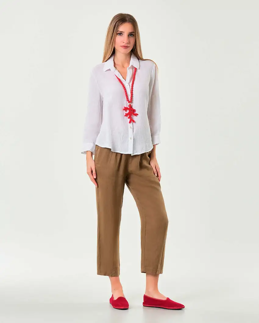 Camicia bianca in puro lino con colletto classico e apertura a V