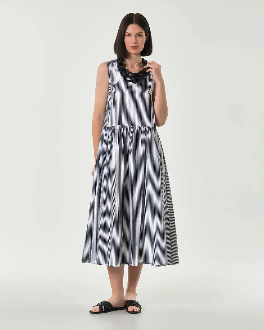Abito midi Hlo! senza maniche bianco a righe nere con taglio in vita arricciato
