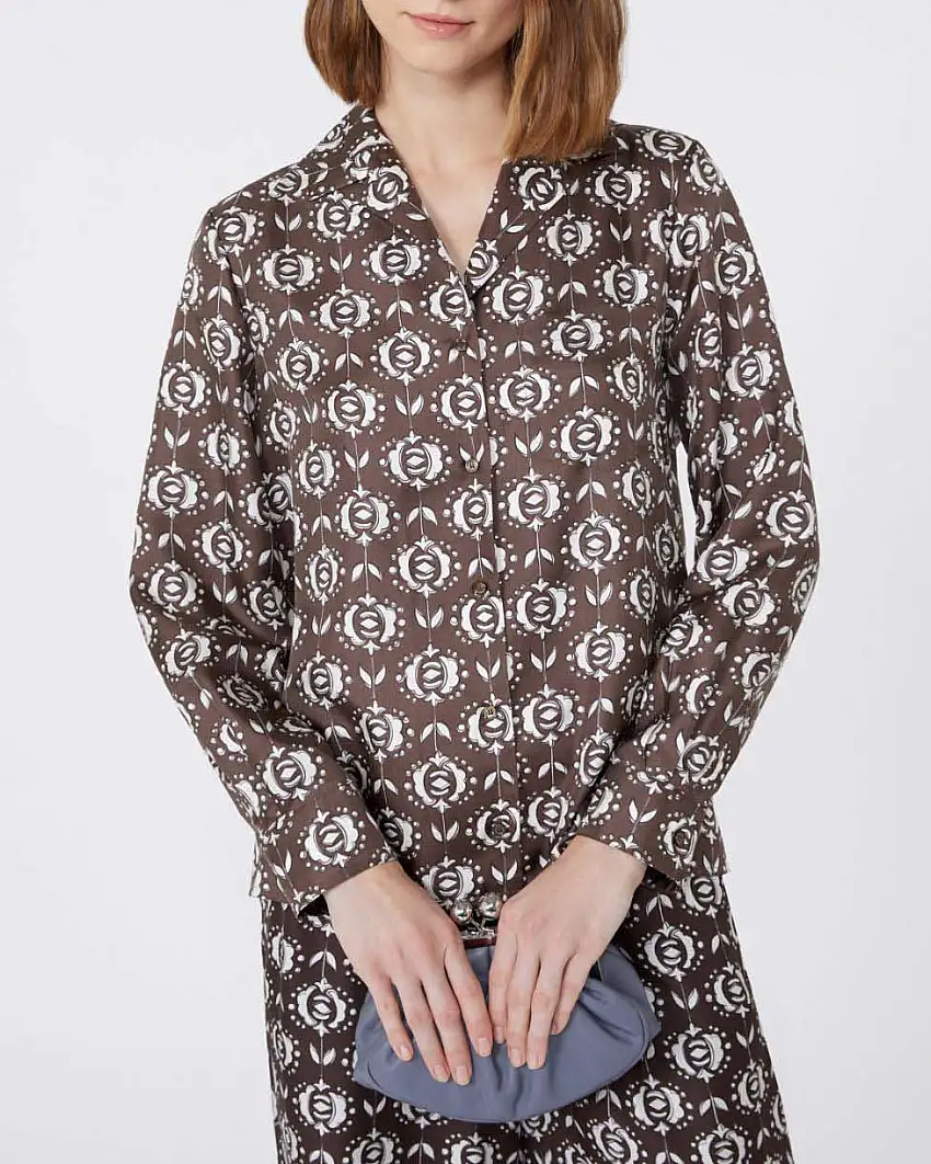 Camicia marrone Weekend Max Mara in seta a fantasia fiori bianchi con scollo a rever
