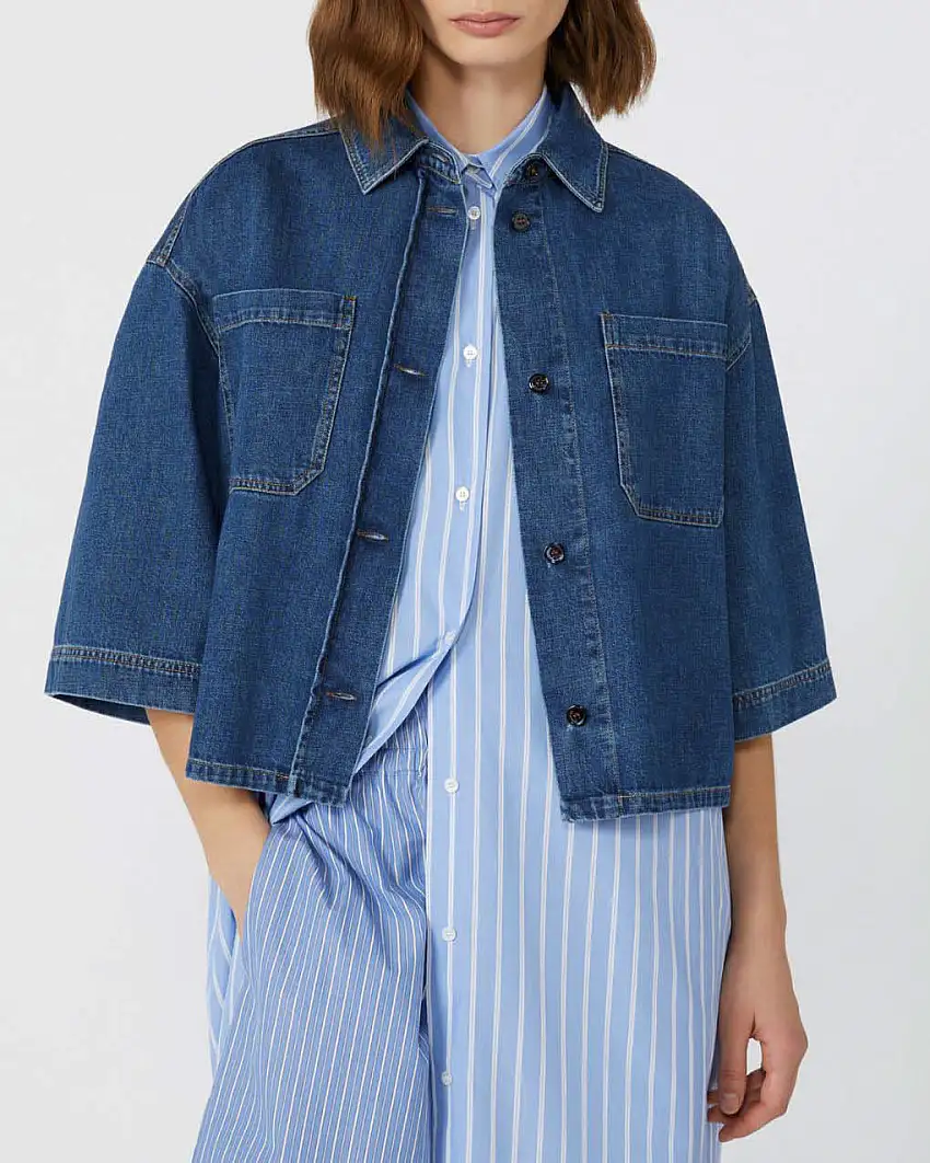 Giacca over a camicia blu in denim di cotone Weekend Max Mara con maniche al gomito