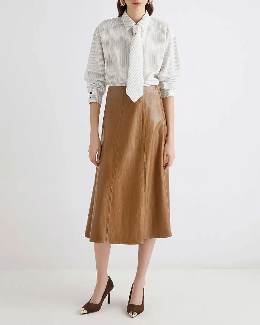 Gonna midi svasata color cuoio Marella in simipelle a pannelli con impunture a vista