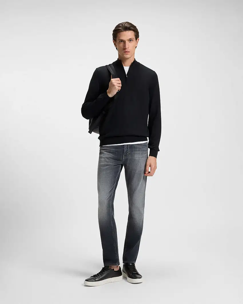 Maglia Boss nera in pura lana vergine con apertura a mezza zip