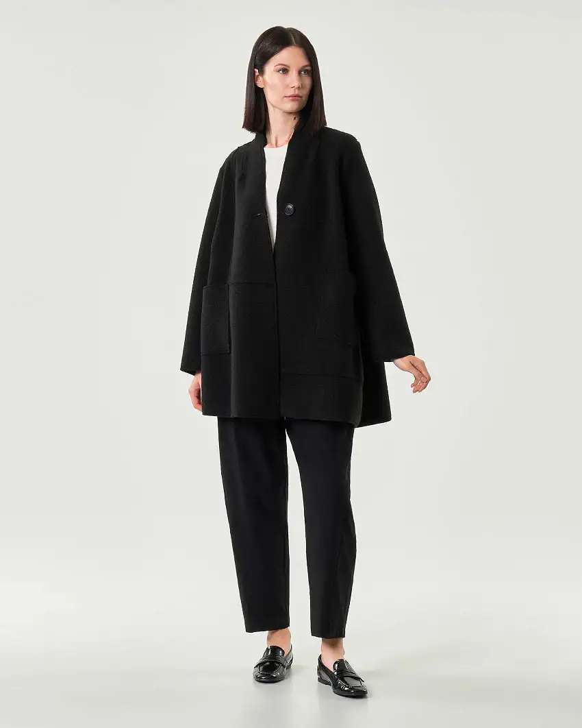 Caban nero Jurerê effetto lana cotta con cuciture a rilievo e chiusura a un bottone sovrapposta