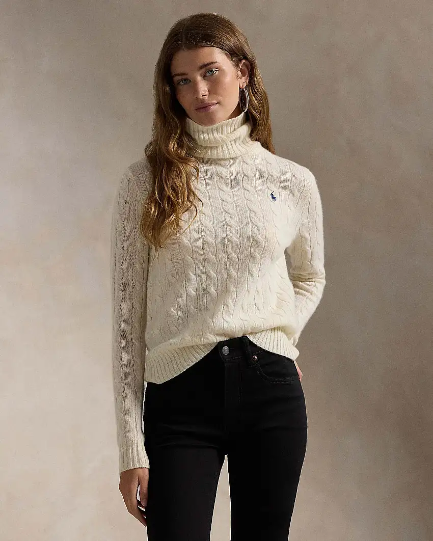 Dolcevita color avorio Polo Ralph Lauren in lana e cashmere a trecce con scollo a V e logo ricamato sul petto