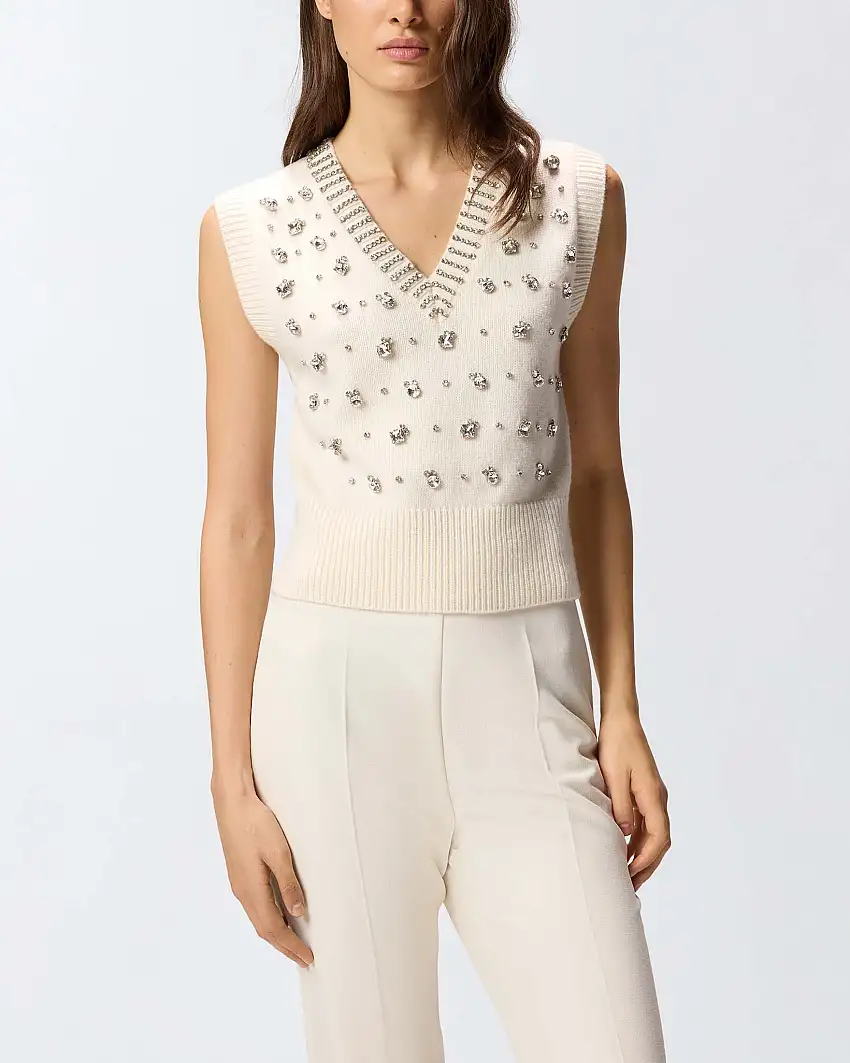 Gilet color avorio Pinko in misto lana con pietre applicate sul davanti e lungo lo scollo a V