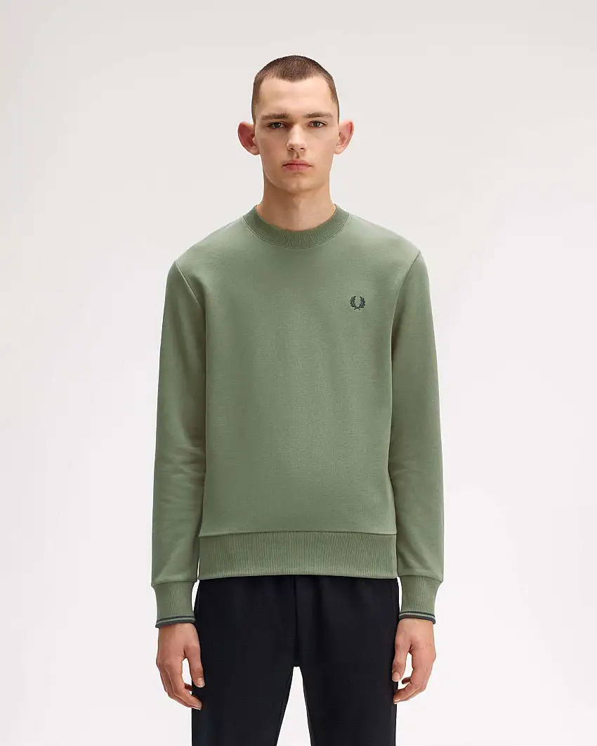 Felpa girocollo Fred Perry verde salvia con bordino blu sulla manica