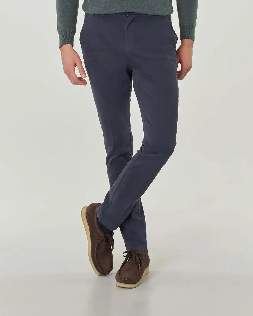 Pantalone chino Brera blu in gabardina di cotone stretch