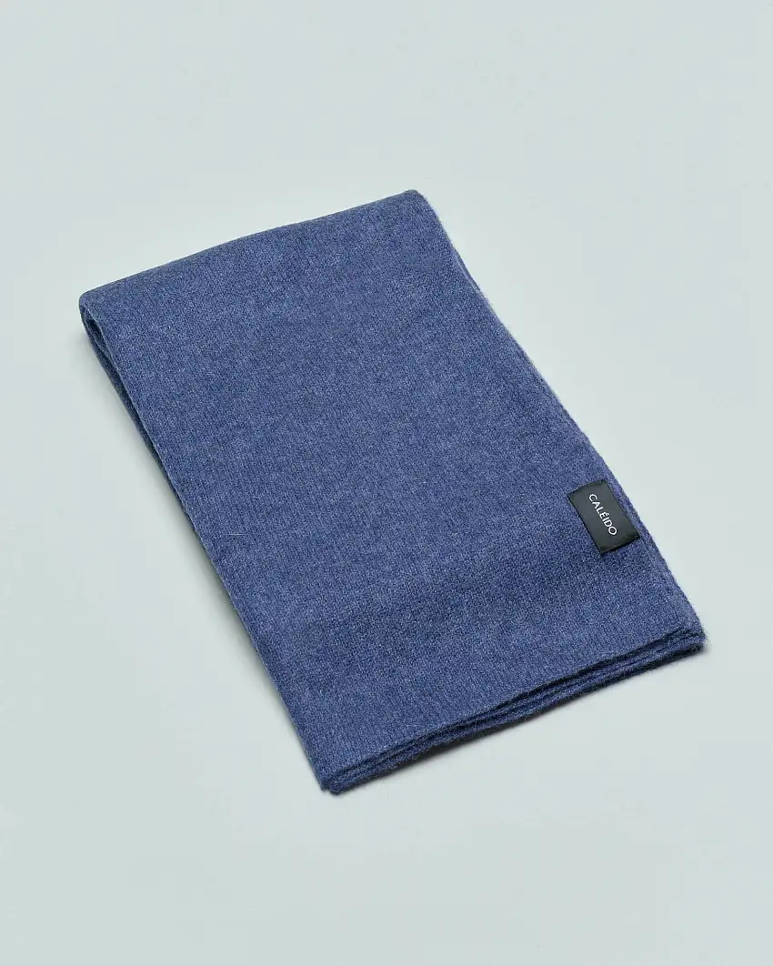 Stola blu indaco in puro cashmere a costine