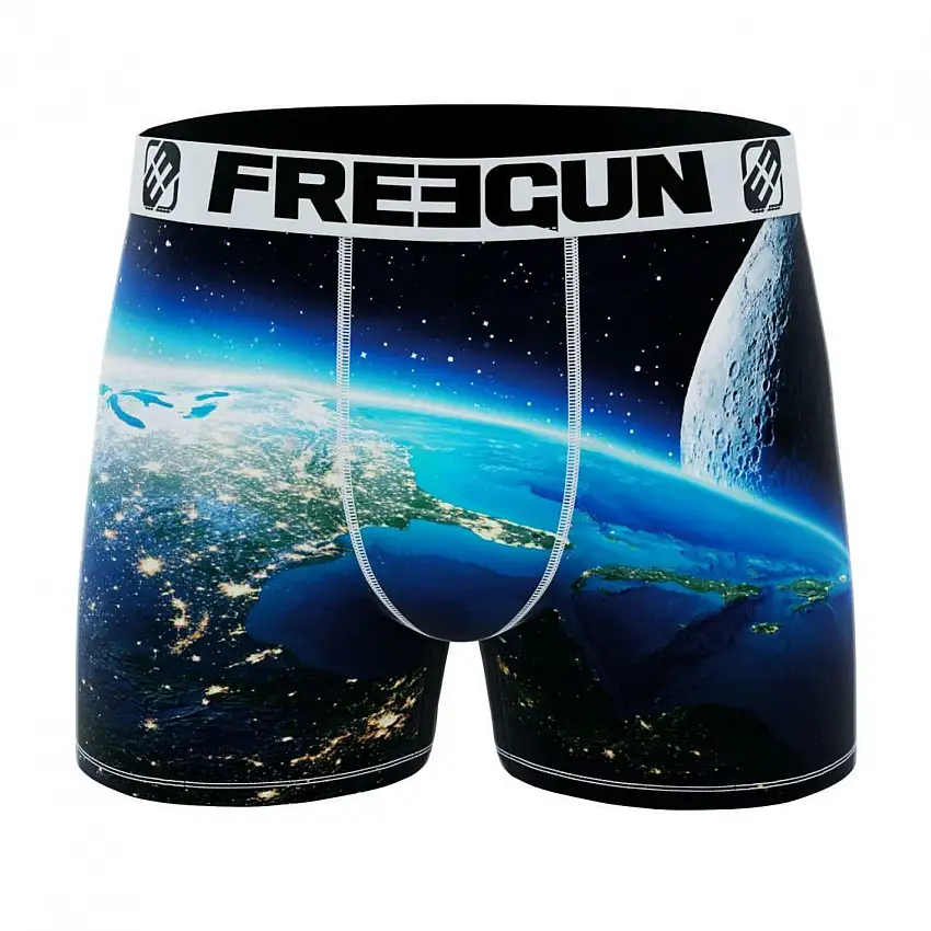 Boxer Freegun Landscape Earth and Moon