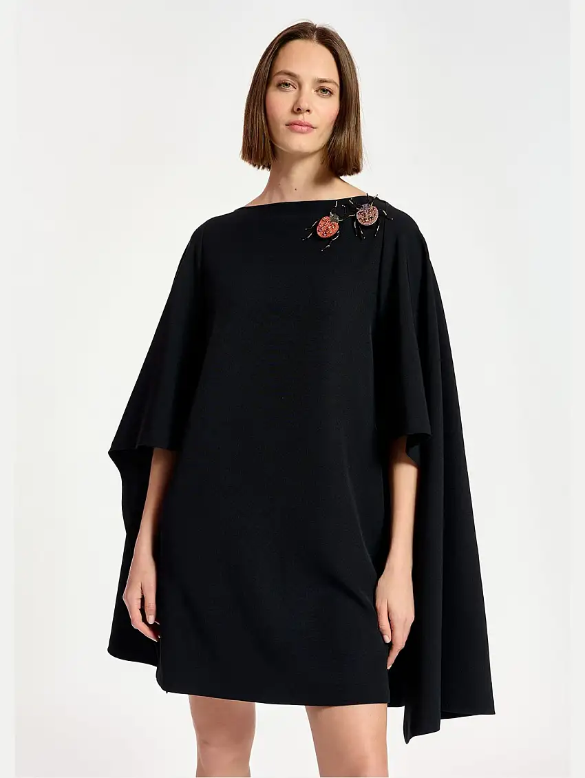 Abito Corto con Cappa Nero