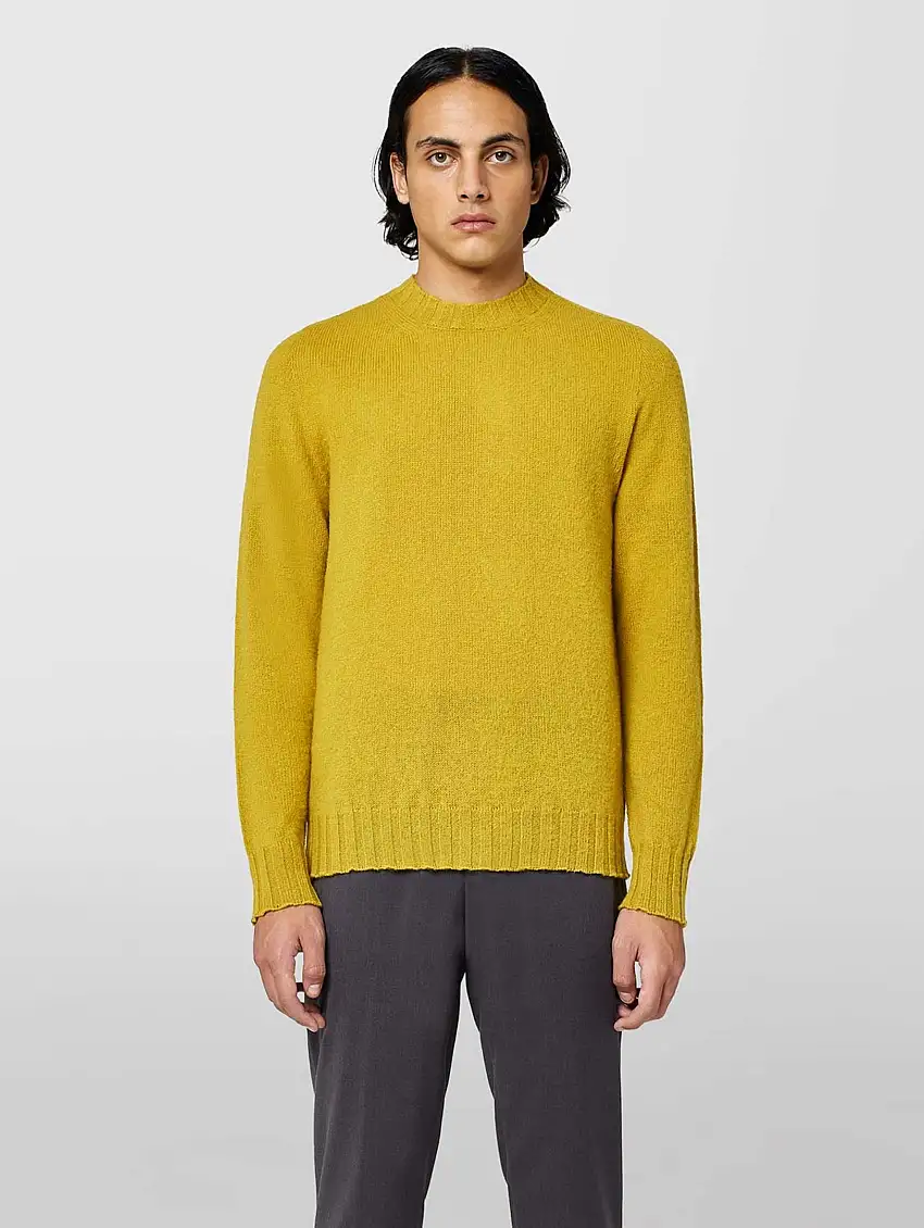 Maglia Girocollo in Lana Shetland Mostarda