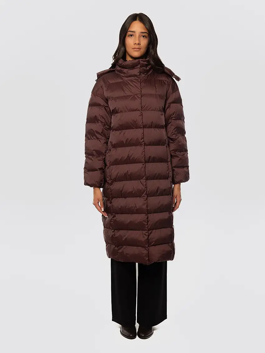 Piumino Lungo con Cappuccio Imbottito in Luxepad Borgogna